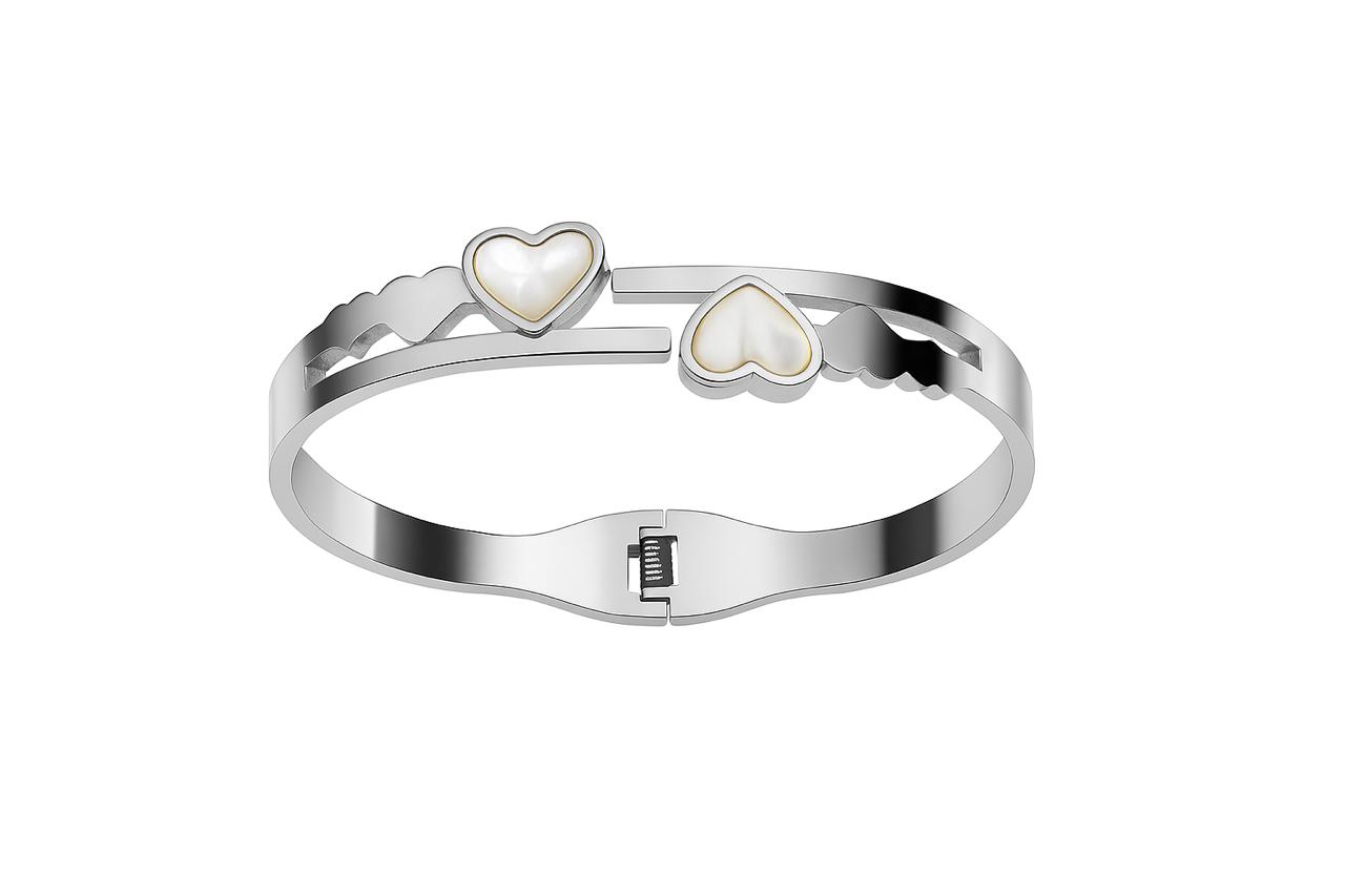Silver bracelet with heart-shaped charms